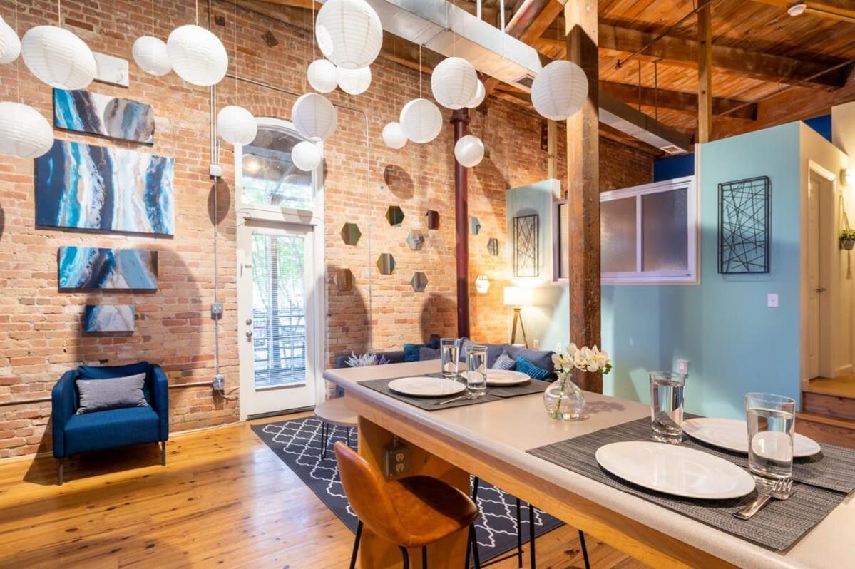 ダーラム100 Year Old Historic Brick 2Br Loft Large Patio1アパートメント エクステリア 写真