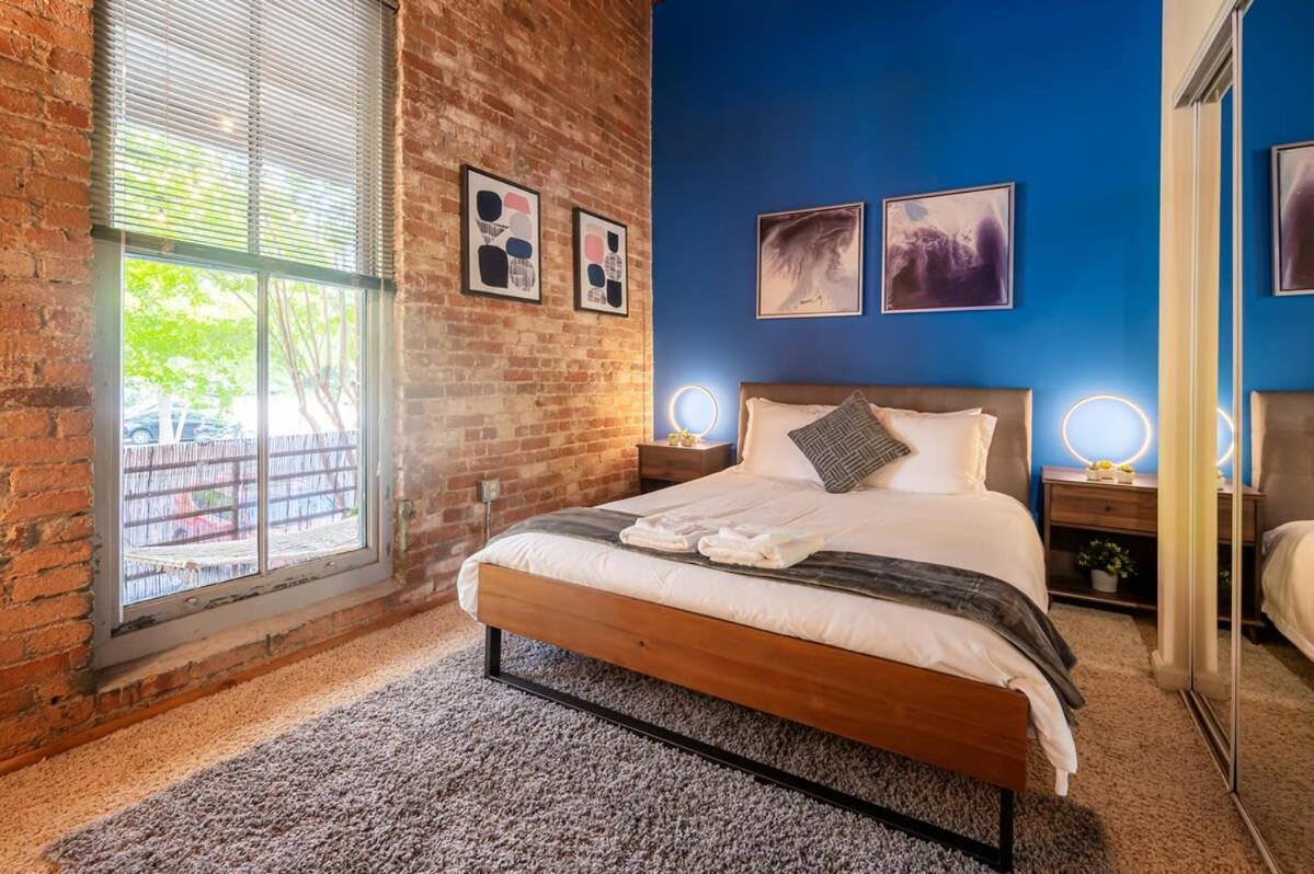 ダーラム100 Year Old Historic Brick 2Br Loft Large Patio1アパートメント エクステリア 写真