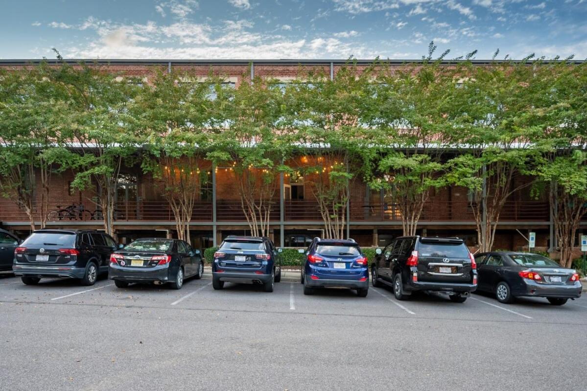 ダーラム100 Year Old Historic Brick 2Br Loft Large Patio1アパートメント エクステリア 写真